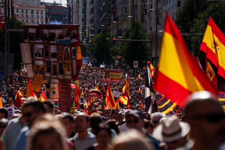 II Marcha por la Dignidad de España, manifestación para expresar apoyo a Ceuta y exigir la celebración de elecciones generales, a 26 de septiembre de 2026, en Madrid (España). La movilización ha sido convocada por Sociedad Civil Española (SCE), que aglutina a más de 150 asociaciones civiles, bajo el lema 'Por la dignidad de España. II marcha por la dignidad. Elecciones ya. ¡En defensa de España! ¡Con Ceuta y Melilla!’.

Matias Chiofalo / Europa Press
26 SEPTIEMBRE 2026 MANIFESTACIÓN
26/9/2026