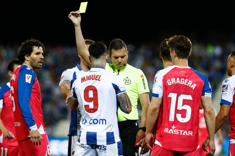 Juan Daniel Trujillo Suarez, un colegiado de VAR bastante polémico con el Real Madrid, es uno de los grandes veteranos del arbitraje español y estuvo ocho años con Negreira, quien le dio la oportunidad de ascender a Segunda y Primera