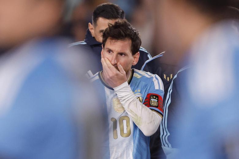 AME3602. BUENOS AIRES (ARGENTINA), 06/10/2026.- Lionel Messi de Argentina reacciona este martes, al final de un partido Amistoso Internacional ante Benín en el estadio Monumental, en Buenos Aires (Argentina). EFE/ Juan Ignacio Roncoroni