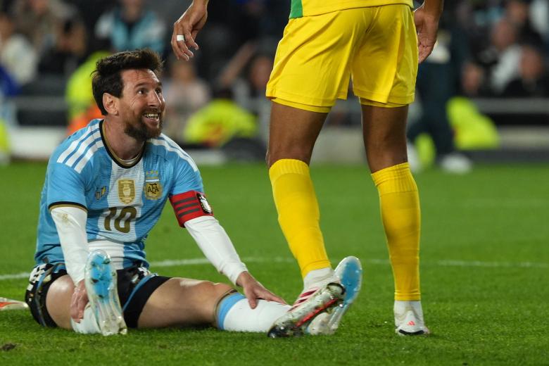 AME3547. BUENOS AIRES (ARGENTINA), 06/10/2026.- Lionel Messi de Argentina prepara un penalti un partido Amistoso Internacional entre Argentina y Benín en el estadio Monumental, en Buenos Aires (Argentina). EFE/ Juan Ignacio Roncoroni