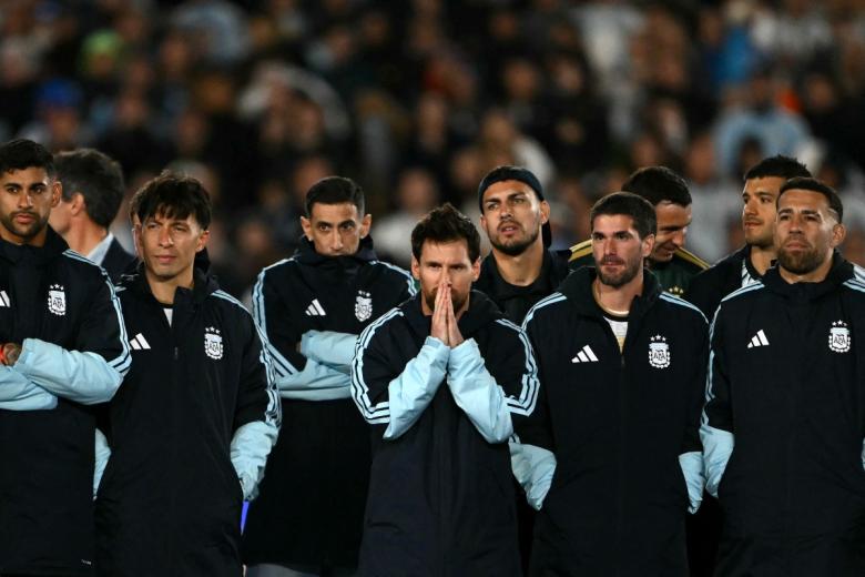 Argentina's forward #10 Lionel Messi cries in a tribute after the international friendly football match between Argentina and Benin at the Mas Monumental stadium in Buenos Aires on October 6, 2026. (Photo by Luis ROBAYO / AFP)