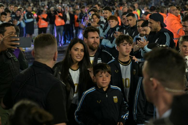 Argentina's forward #10 Lionel Messi gestures as he speaks following the international friendly football match between Argentina and Benin at the Mas Monumental stadium in Buenos Aires on October 6, 2026. (Photo by Luis ROBAYO / AFP)