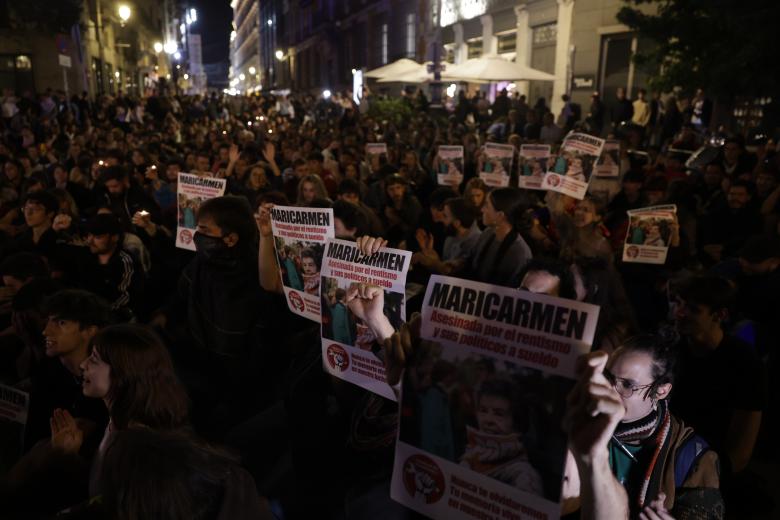 Homenajes a Maricarmen por los acampados en la Puerta del Sol