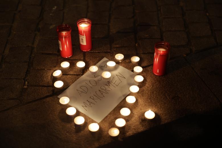 Homenajes a Maricarmen por los acampados en la Puerta del Sol