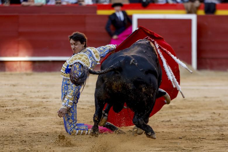Roca Rey consiguió abrir la Puerta Grande tras cortar una oreja a cada uno de sus toros.
