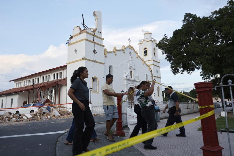 Imagen de una iglesia afectada en Panamá tras el terremoto