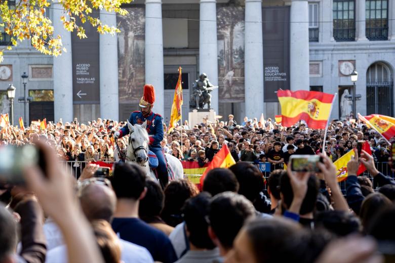 Presidentes autonómicos durante el acto solemne de homenaje a la bandera nacional y desfile militar por el 12 de octubre, Día de la Hispanidad, en la Plaza de Cánovas del Castillo, a 12 de octubre de 2026, en Madrid (España). Los actos comienzan con el izado de bandera y van seguidos del homenaje a los que dieron la vida por el país. Posteriormente, comienzan los desfiles militares aéreos y terrestres. Alrededor de 4.400 integrantes de las Fuerzas Armadas, las Fuerzas y Cuerpos de Seguridad y distintas instituciones públicas civiles participan este año en el desfile presidido por los Reyes. El desfile aéreo ha contado con 50 aeronaves de caza, enseñanza y transporte, además de alrededor de 30 helicópteros. Por tierra han participado unos 144 vehículos y 39 motocicletas, además de unos 300 caballos y cinco perros pertenecientes a distintas unidades.

Eduardo Parra / Europa Press
12/10/2026