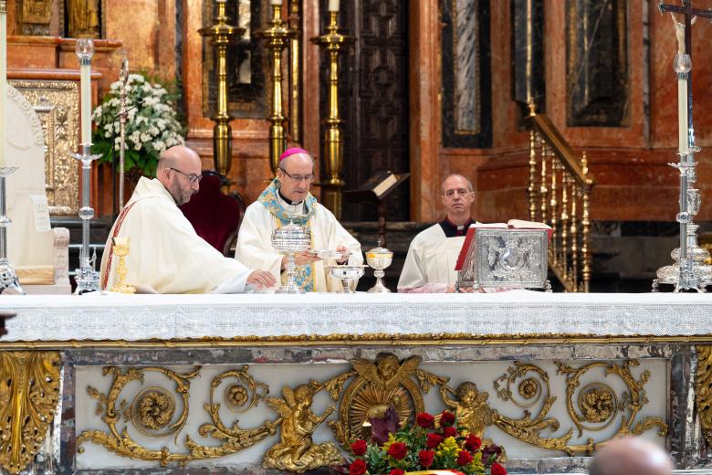 Misa por el Día del Pilar en la Catedral de Córdoba