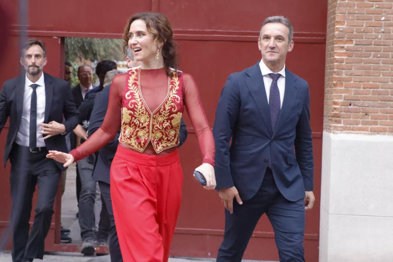 Isabel Diaz Ayuso attending the last bullfight of the autumn fair. In Madrid on Monday, October 12, 2026
