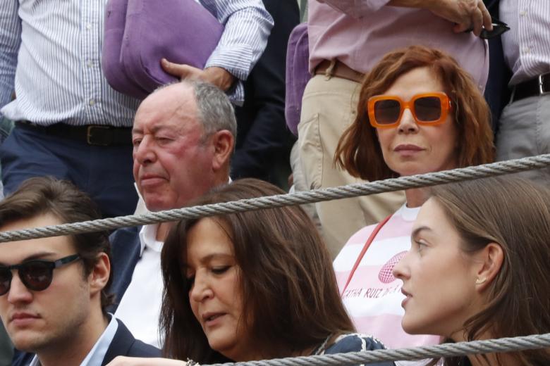 Luis Miguel Rodriguez and Agatha Ruiz de la Prada ttending the last bullfight of the autumn fair. In Madrid on Monday, October 12, 2026