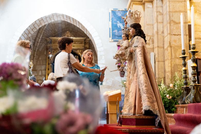 Besamanos de la Virgen de los Remedios en Córdoba
