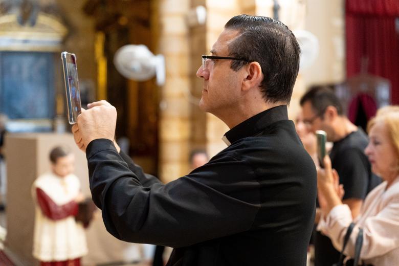 Besamanos de la Virgen de los Remedios en Córdoba