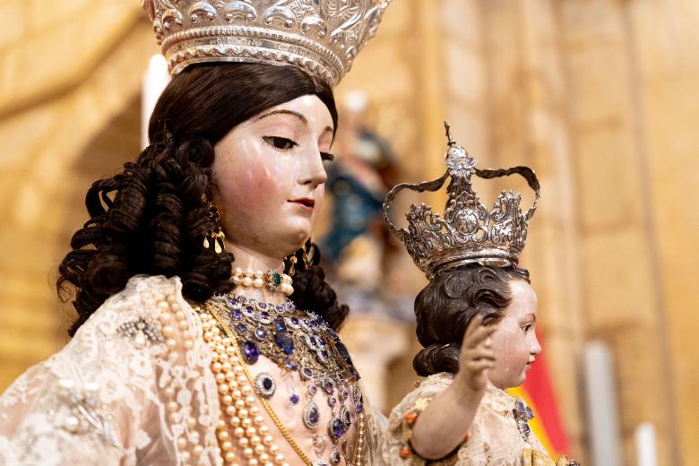 Besamanos de la Virgen de los Remedios en Córdoba