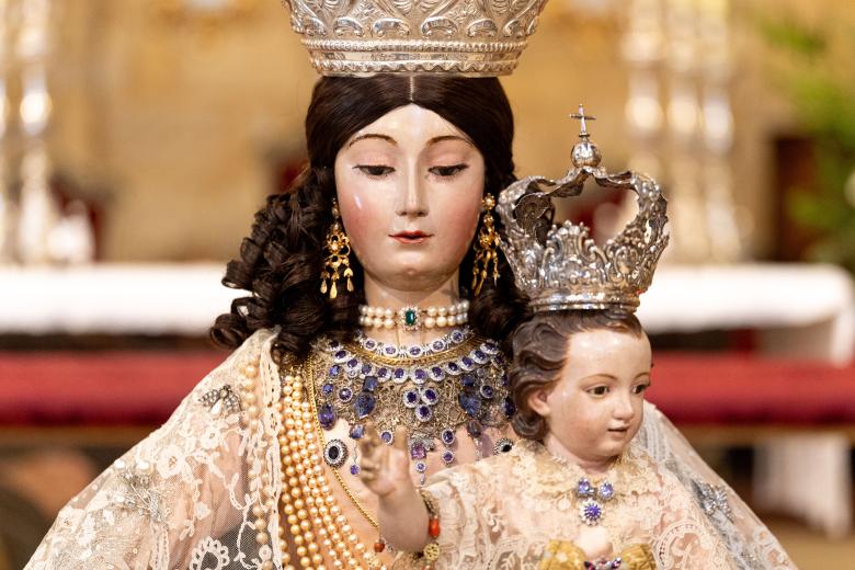 Besamanos de la Virgen de los Remedios en Córdoba