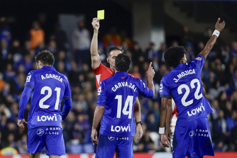 Daniel Carvajal of Getafe CF looks on during the Spanish League, LaLiga EA Sports, football match between Getafe CF and Rayo Vallecano at Coliseum de Getafe stadium on October 19, 2026, in Getafe, Spain.

Dennis Agyeman / AFP7 / Europa Press
19/10/2026 ONLY FOR USE IN SPAIN