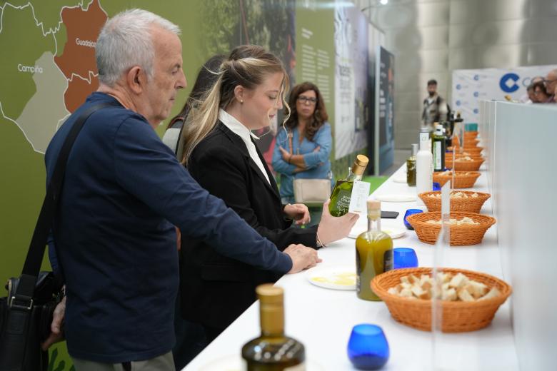 La III Feria Alimentaria ‘Sabor a Córdoba’ reúne a 63 empresas de la provincia en el CEFC hasta el domingo.