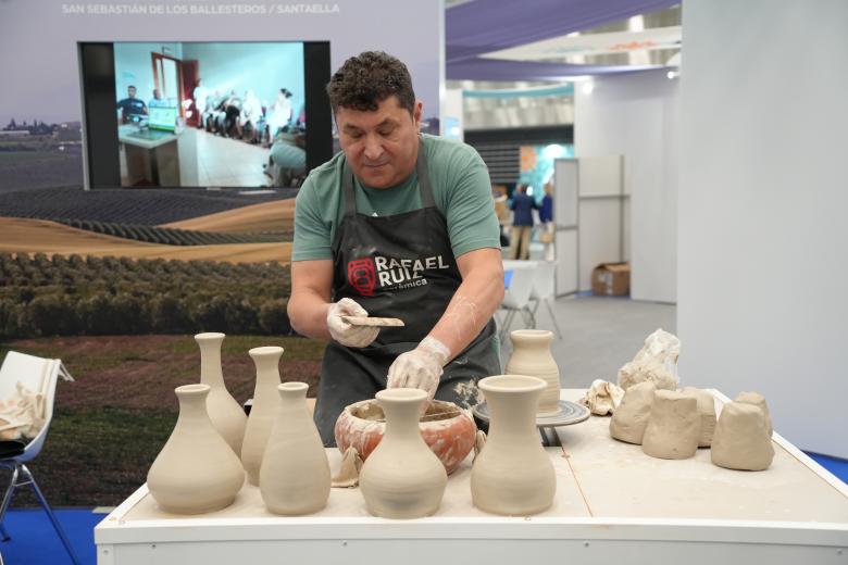 La III Feria Alimentaria ‘Sabor a Córdoba’ reúne a 63 empresas de la provincia en el CEFC hasta el domingo.