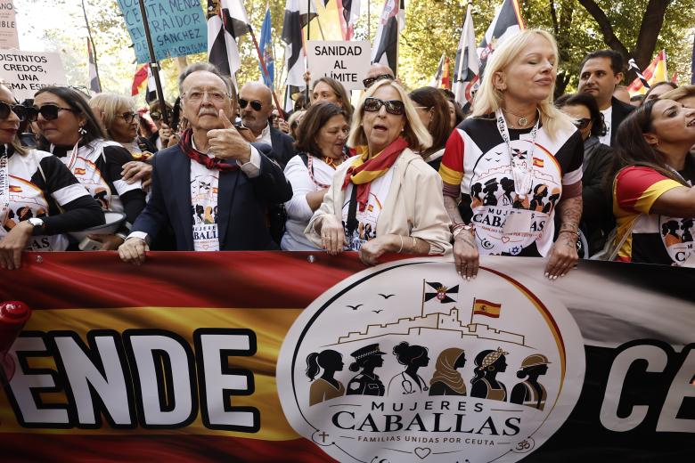 Manifestación de Mujeres Caballas por las calles de Madrid