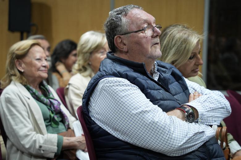 El libro de Álvaro García de Luján ha sido presentado por Antonio Cuesta, editor de Almuzara, y Rafael González, de La Voz de Córdoba