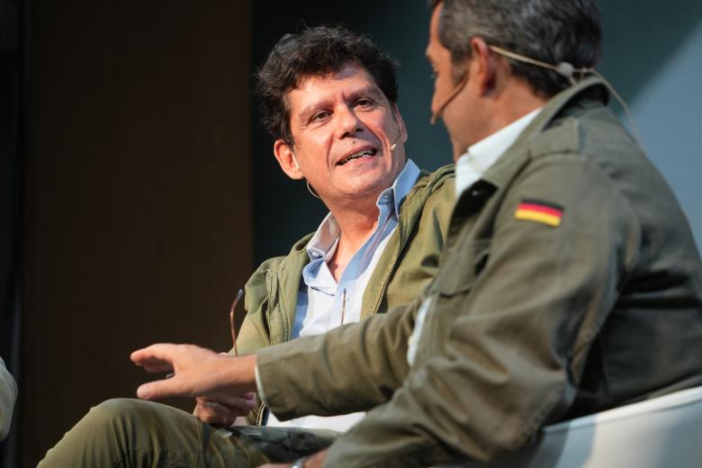 El libro de Álvaro García de Luján ha sido presentado por Antonio Cuesta, editor de Almuzara, y Rafael González, de La Voz de Córdoba