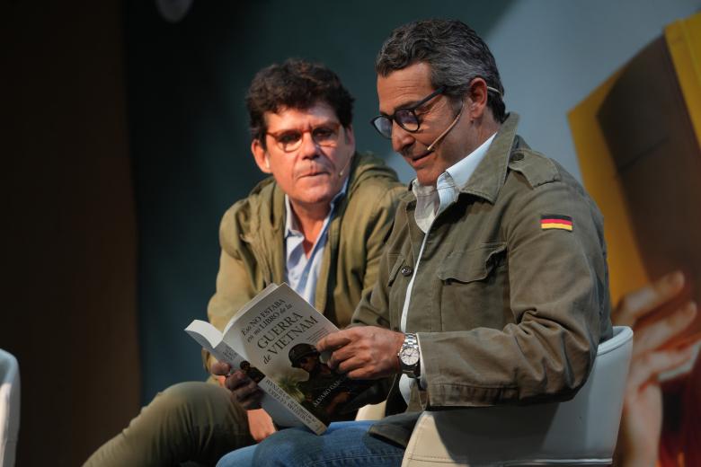 El libro de Álvaro García de Luján ha sido presentado por Antonio Cuesta, editor de Almuzara, y Rafael González, de La Voz de Córdoba