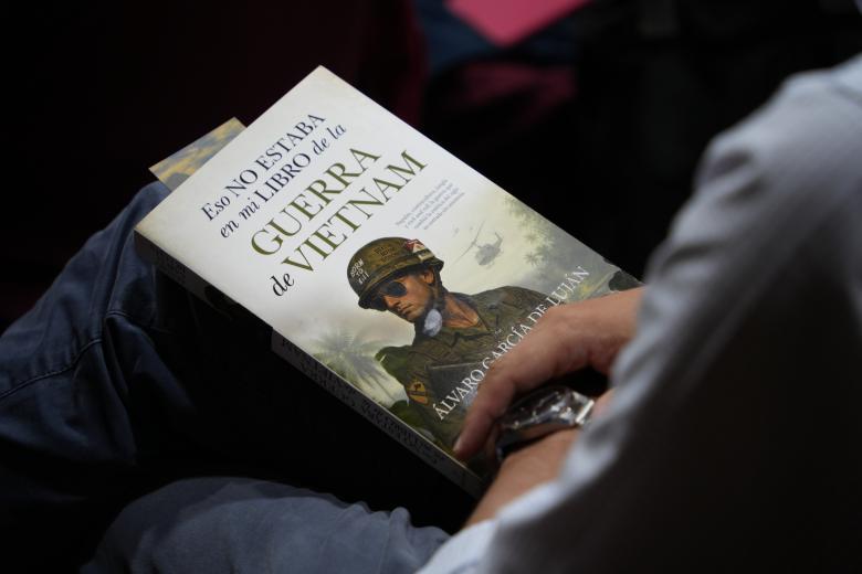 El libro de Álvaro García de Luján ha sido presentado por Antonio Cuesta, editor de Almuzara, y Rafael González, de La Voz de Córdoba