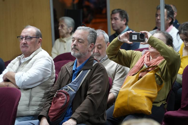 El libro de Álvaro García de Luján ha sido presentado por Antonio Cuesta, editor de Almuzara, y Rafael González, de La Voz de Córdoba
