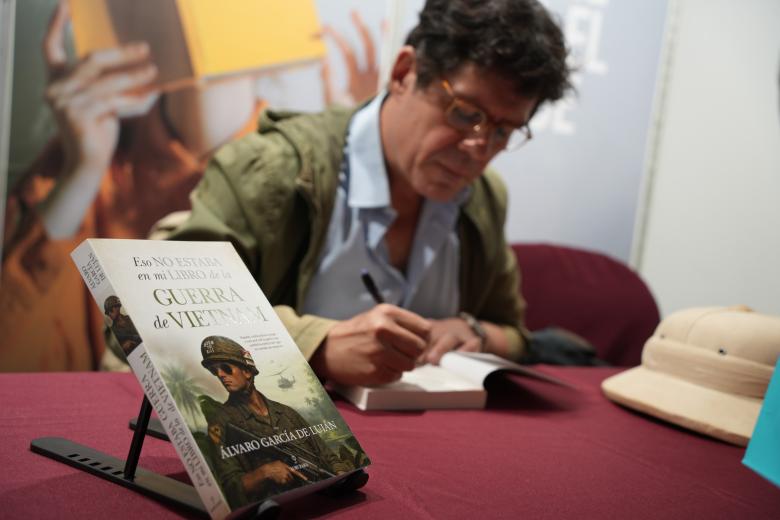 El libro de Álvaro García de Luján ha sido presentado por Antonio Cuesta, editor de Almuzara, y Rafael González, de La Voz de Córdoba