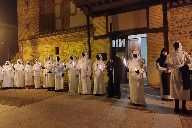 Celebración de la Güeste d'Ánimas, en Trobajo del Camino (León)