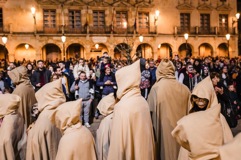 Celebración de la Güeste d'Ánimas, en Trobajo del Camino (León)