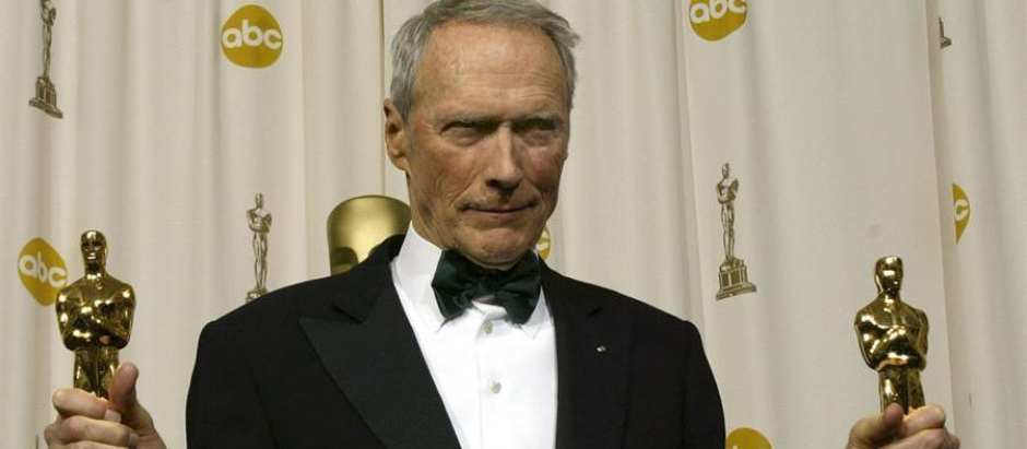 Entre la colección de grandes papeles que ha rechazado Clint Eastwood sobresale el de James Bond. Eastwood simplemente no se veía en el papel cuando le ofrecieron relevar a Sean Connery