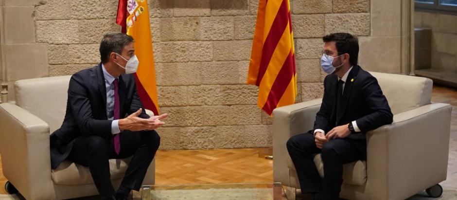 El presidente del Gobierno, Pedro Sánchez, y el presidente de la Generalitat, Pere Aragonés, septiembre 2021