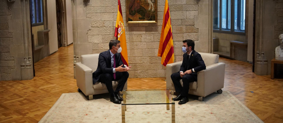 El presidente del Gobierno, Pedro Sánchez, y el presidente de la Generalitat, Pere Aragonés, septiembre 2021