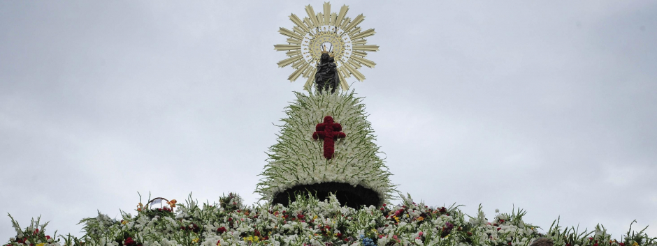 La Virgen del Pilar en la estructura de la ofrenda de flores