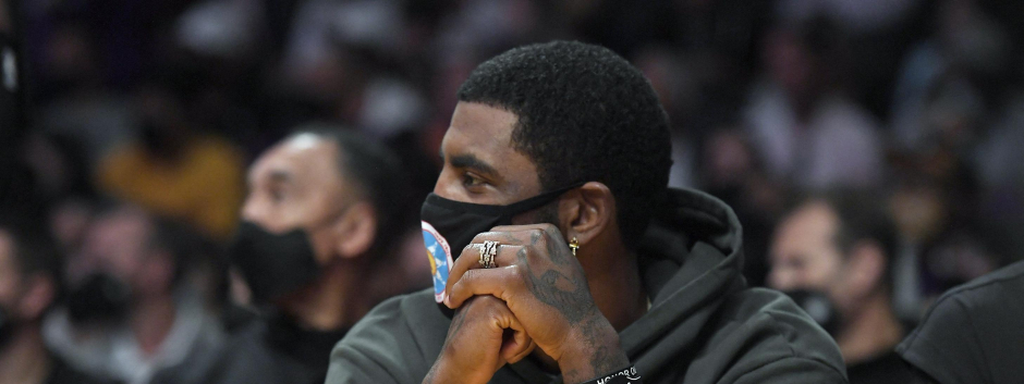 Irving no volverá a jugar con los Nets hasta que se vacune
