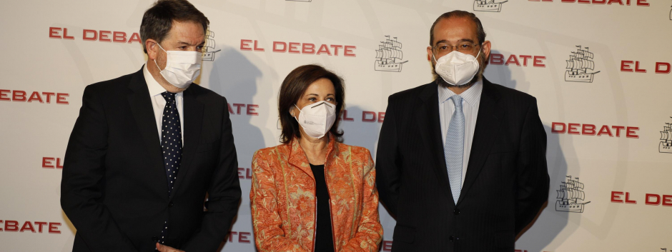 Bieito Rubido, Margarita Robles y Alfonso Bullón de Mendoza, en la puesta de largo de El Debate