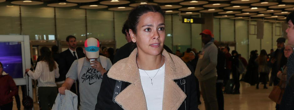 Cristina Pedroche en el aeropuerto sin maquillaje