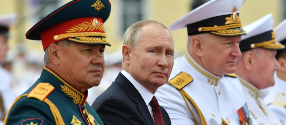 El ministro de Defensa ruso, Sergei Shoigú, junto al presidente Vladímir Putin, en una imagen de archivo