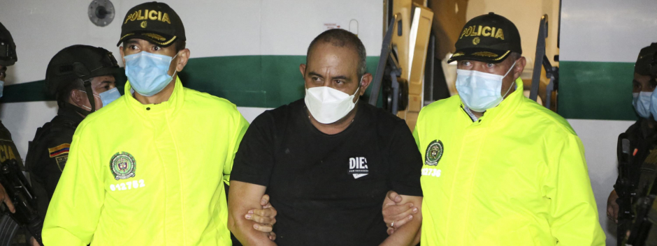 El Ejército colombiano escoltando al narcotraficante más buscado de Colombia y jefe del Clan del Golfo, Dairo Antonio Úsuga, alias 'Otoniel'