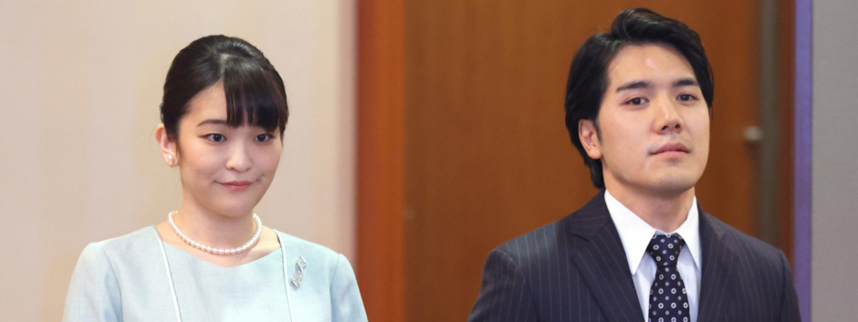 Mako de Japón y Kei Komuro, durante la rueda de prensa posterior a su enlace este martes