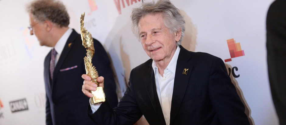 Roman Polanski (88 años)
El oficial y el espía es la última película de Roman Polanski… pero solo hasta la fecha. El director, de 88 años, prepara el filme The Palace, en las que ejercerá como realizador y, junto a Jerzy Skolimowski, guionista. Su estreno está previsto para 2022