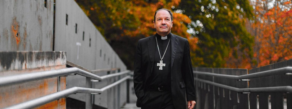El obispo de Vitoria, Juan Carlos Elizalde, aborda las principales cuestiones de la Iglesia