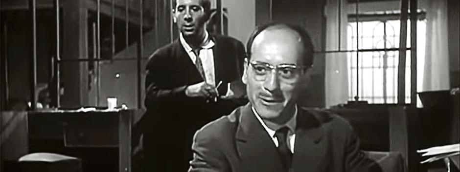 José Luis López Vázquez, con Alfredo Landa al fondo, en un momento de 'Atraco a las tres'