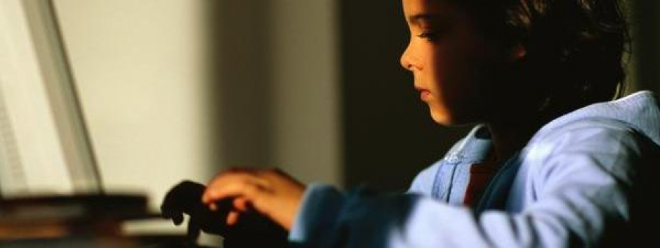 La violencia en línea afecta al rendimiento escolar de los alumnos, a su salud mental y a su calidad de vida