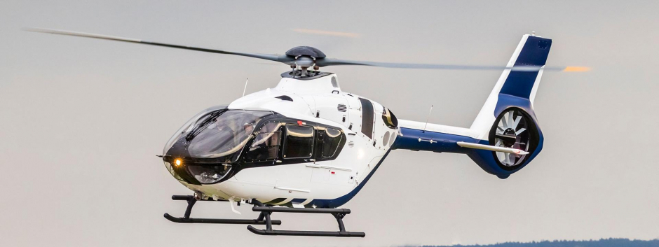El helicóptero H135, en vuelo