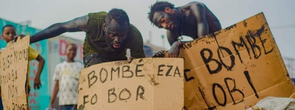 Activistas escenifican las consecuencias de la droga 'bombé' en Kinshasha (República Democrática del Congo)