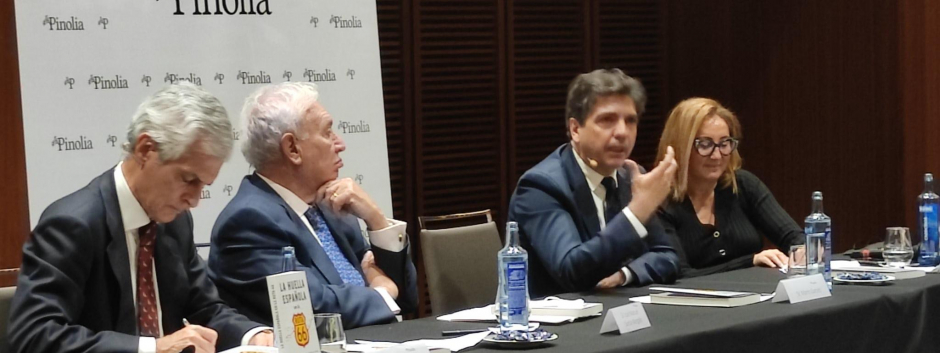 Suárez Illana y García-Margallo durante la presentación del libro de Garcés.