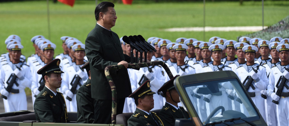El presidente Xi Jinping durante un desfile militar en Hong Kong