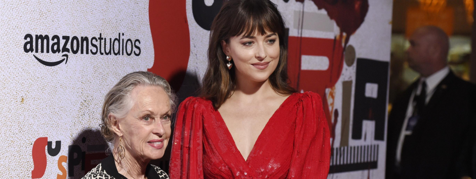 Actress Dakota Johnson with her grandmother, actress Tippi Hedren at the premiere of the film "Suspiria" in Hollywood, Wednesday, Oct. 24, 2018, in Los Angeles