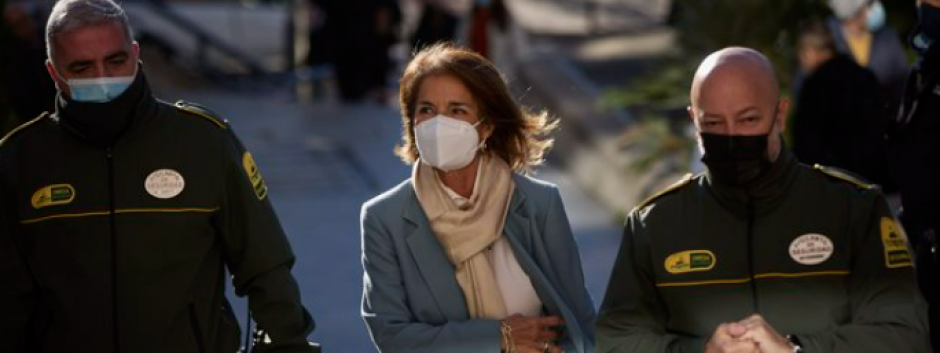 La exalcaldesa de Madrid Ana Botella a su llegada al juicio para testificar por la enajenación de 1.860 viviendas protegidas en su mandato, en la Audiencia Provincial de Madrid